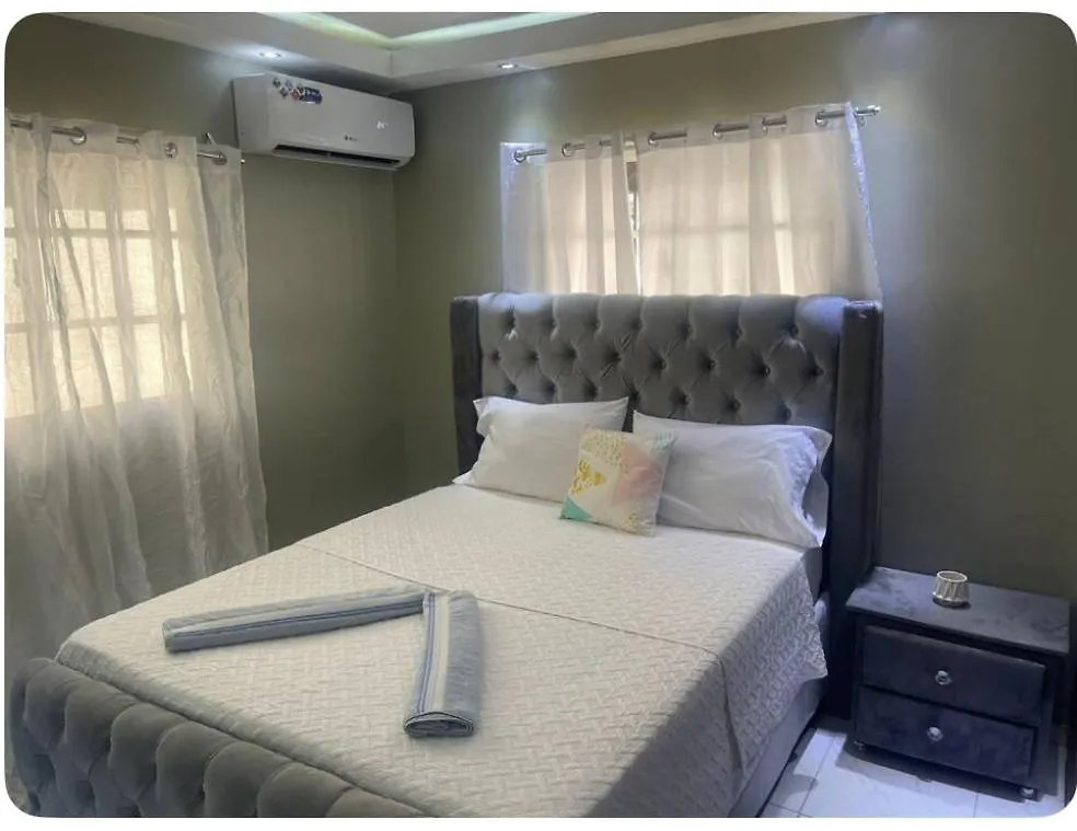 Cozy Oasis Apartment La Grua